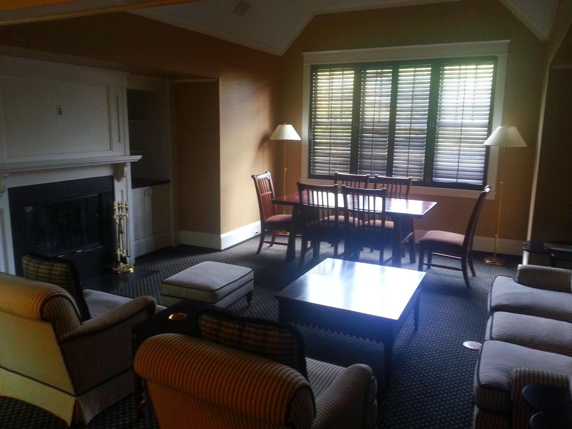Om Sanctuary Holistic Retreat Hotel Asheville Exterior foto